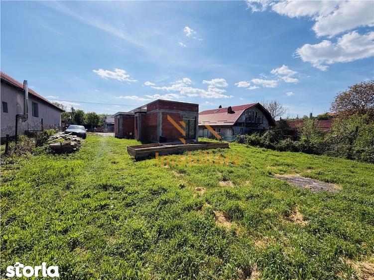 Casă cu 2 camere cu Teren 570 Mp în Sânmartin