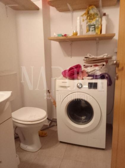 Apartament cu 3 camere decomandat în Nufărul