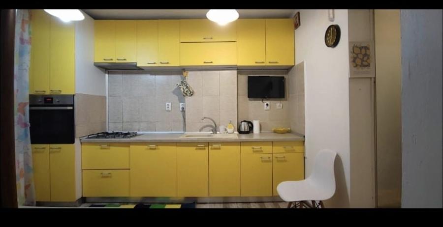 Apartament cu 2 camere semidecomandat în Mircea cel Bătrân