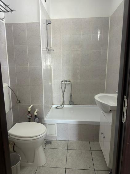 Apartament cu 2 camere nedecomandat, mobilat în Unirii