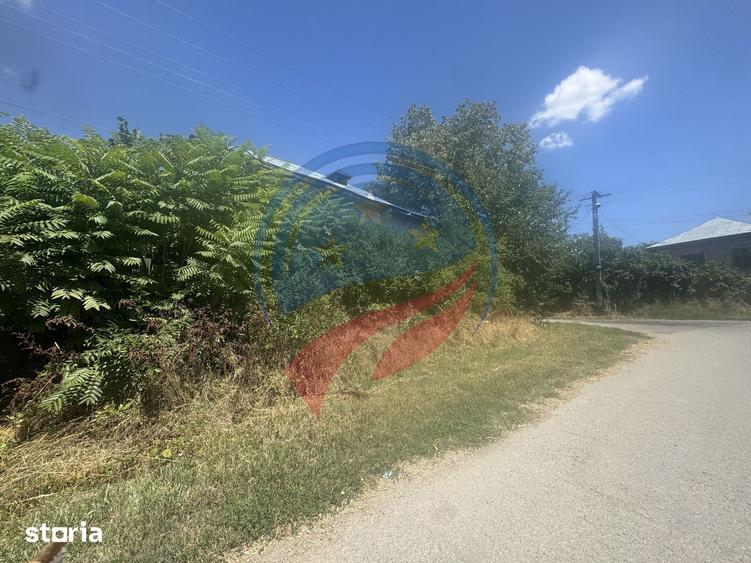 Casă cu 3 camere cu Teren 1000 Mp în Șimnicu de Sus