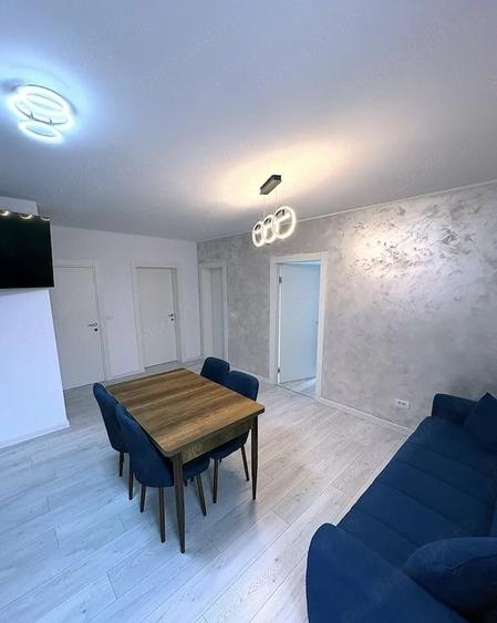 Apartament cu 3 camere semidecomandat în Giroc