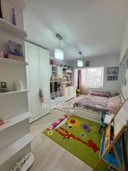 Apartament cu 3 camere decomandat, mobilat în Central