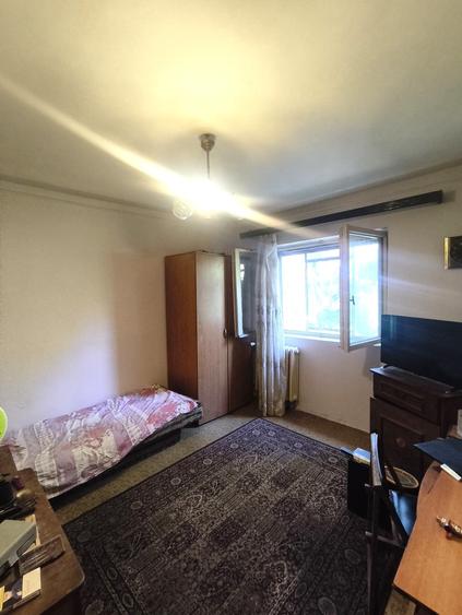 Apartament cu 3 camere decomandat în Rahova