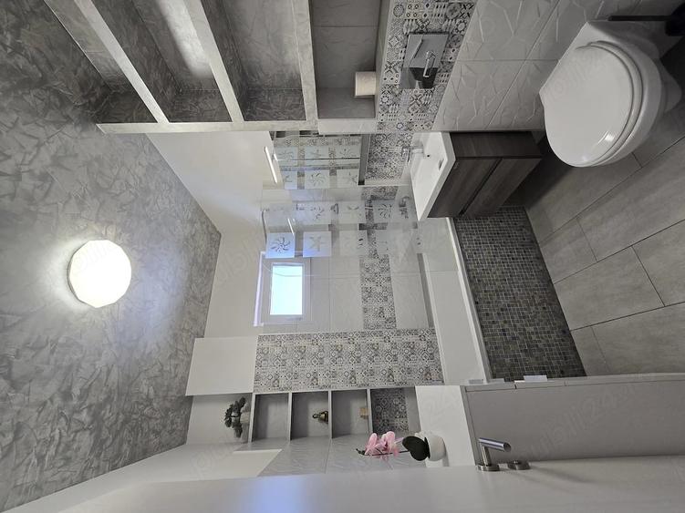 Apartament cu 3 camere decomandat în Exterior Vest