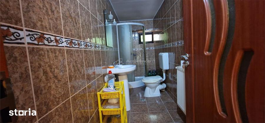 Casă cu 5 camere cu Teren 2122 Mp în Marginea