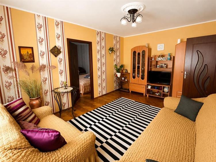 Vanzare apartament 3 camere - Podu Ros - etaj 2 - 4