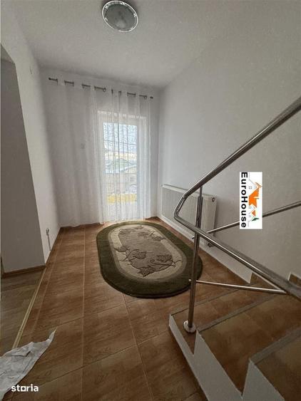 Apartament cu 3 camere decomandat în Micești