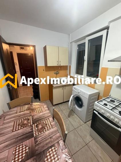 Apartament cu 2 camere decomandat în Eroii Revoluției