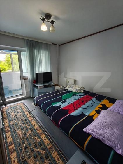 Apartament cu 3 camere decomandat, mobilat în Rovine