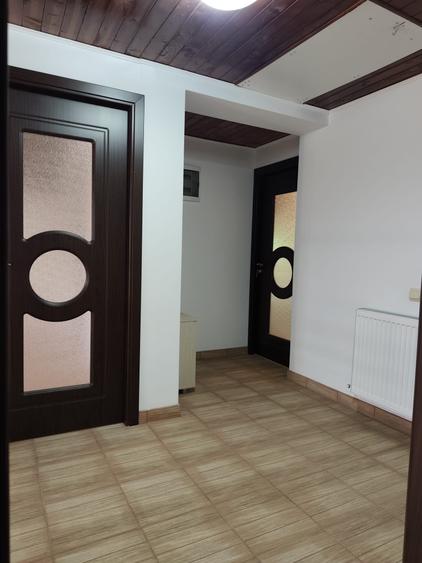 Casă individuală cu 7 camere cu Garaj în Telega