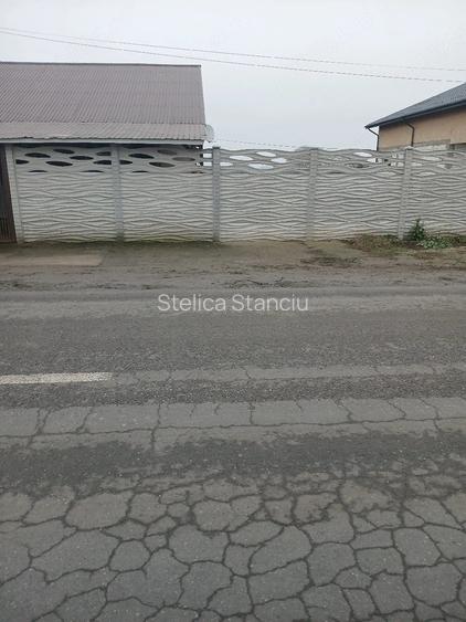 vind teren cu suprafa?a de 2100 de mp deschidere la strada de 23 de m