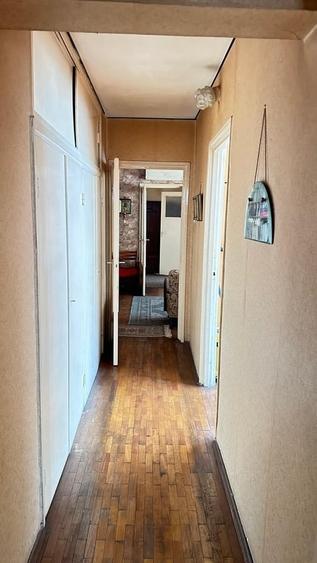 Apartament cu 3 camere semidecomandat în Iancului