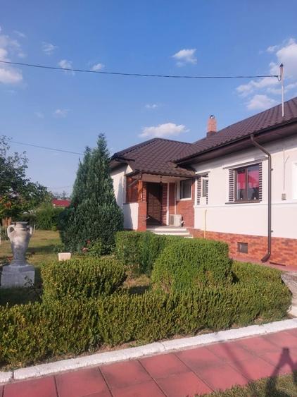 Casă cu 4 camere în Puchenii Mari