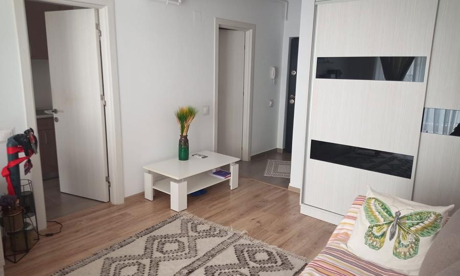 Garsonieră decomandată în Central