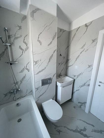 Duplex cu 4 camere cu Canalizare în Central