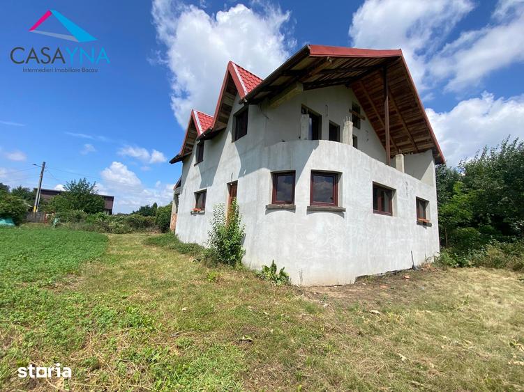 Casă cu 5 camere cu Teren 900 Mp în Prăjești