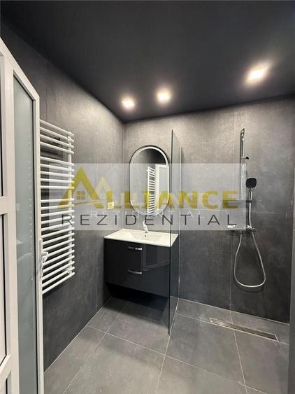 Apartament cu 2 camere decomandat în Eroii Revoluției