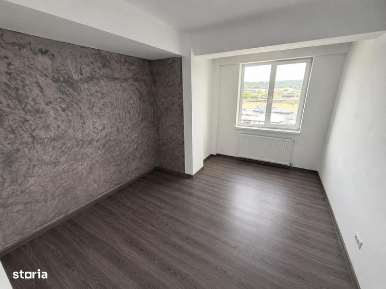 Apartament cu 3 camere decomandat în Valea Lupului