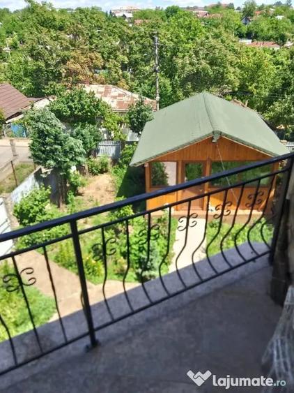 Casă cu 4 camere cu Teren 450 Mp în Central