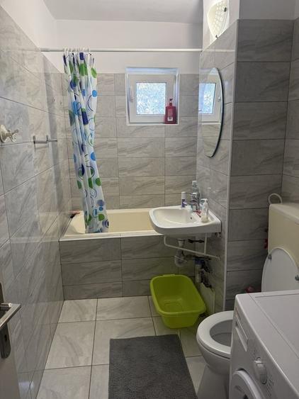 Apartament cu 2 camere semidecomandat în Lipovei