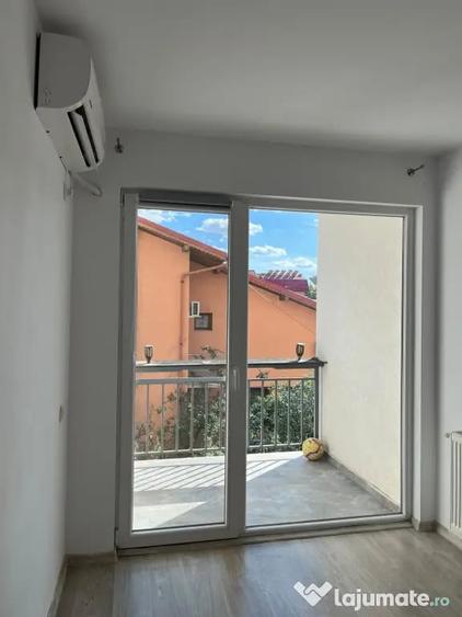 Apartament cu 2 camere decomandat în Ozana