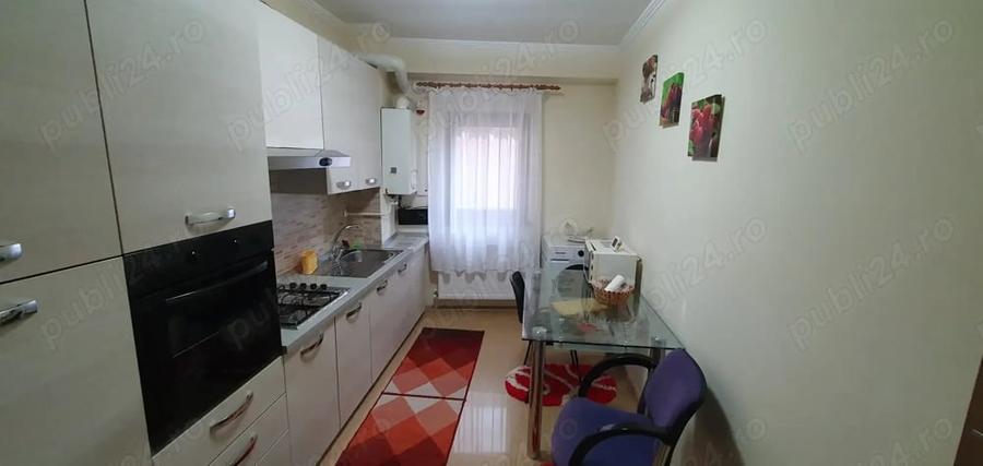 Garsonieră decomandată în Central