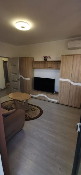 Apartament cu 2 camere decomandat în Brădești