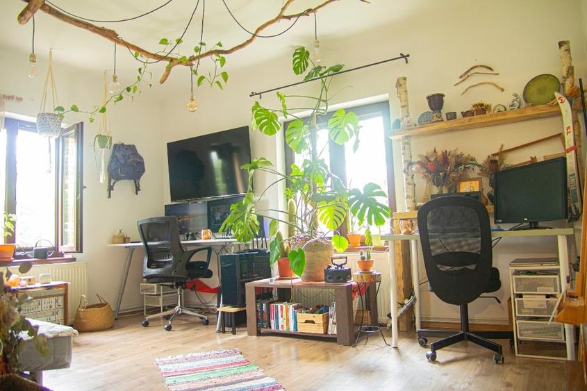 Apartament cu 2 camere decomandat, mobilat în Central