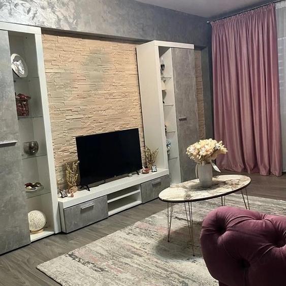 Apartament cu 2 camere decomandat, mobilat în Central