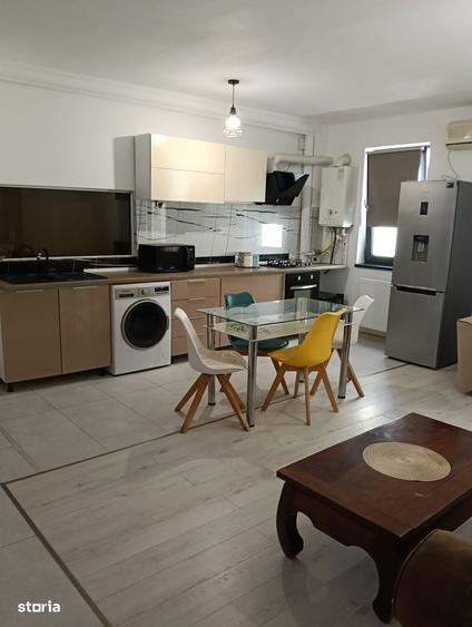 Apartament cu 3 camere decomandat, mobilat în Tomis Plus