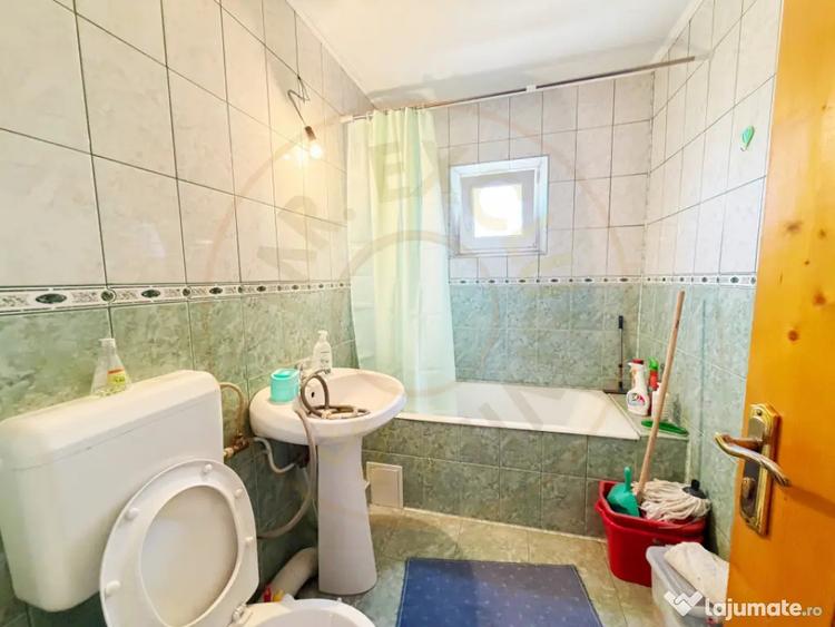 Apartament cu 3 camere decomandat în Central