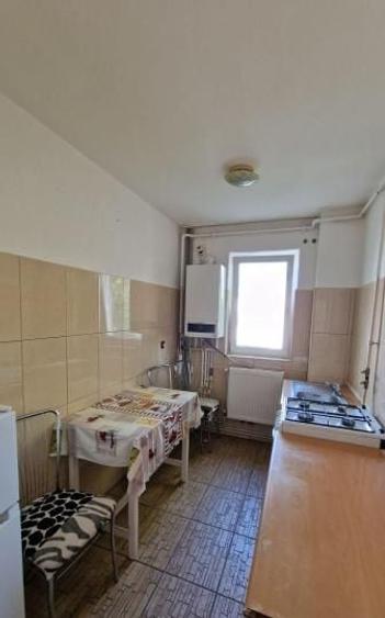 Apartament cu 2 camere semidecomandat, mobilat în Tomis Nord