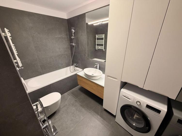 Apartament cu 3 camere, mobilat în Iancu Nicolae