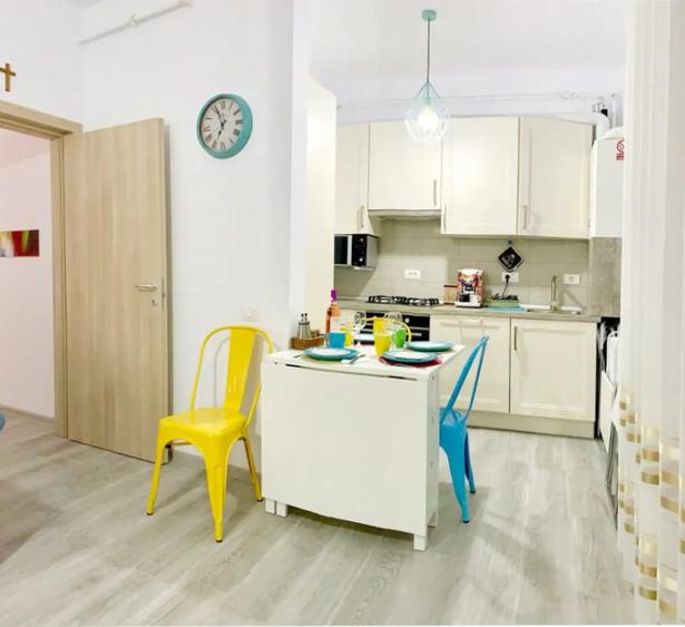 Apartament cu 2 camere decomandat în Central