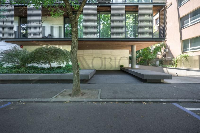 Apartament cu 5 camere în Primăverii