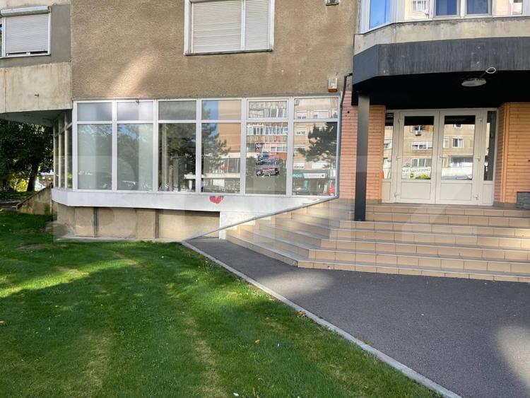 Spațiu comercial, de 210 mp, în Nufărul