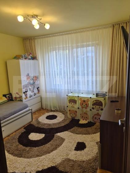 Apartament cu 3 camere decomandat, mobilat în Pandurilor