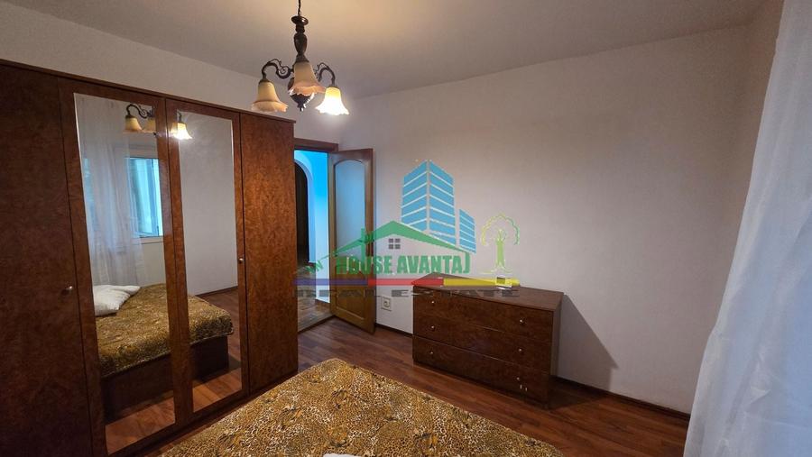 Apartament cu 3 camere decomandat în Brăilei