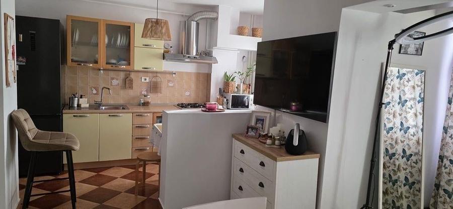 Apartament cu 3 camere decomandat, mobilat în Brazda lui Novac