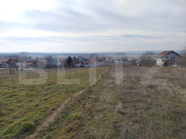 Teren Construcții intravilan de 1469 mp, în Malu Mare