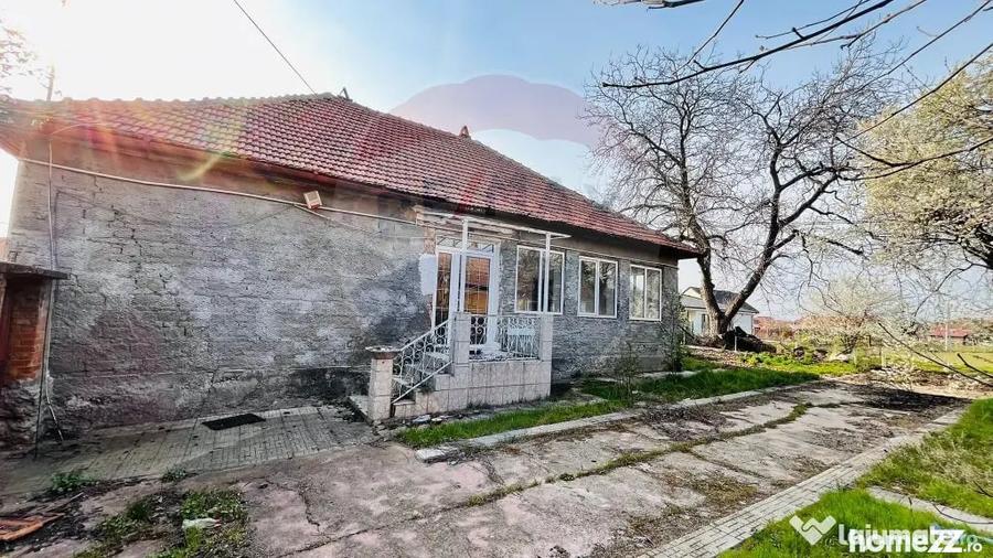 Casă cu 4 camere cu Teren 1367 Mp în Sântandrei
