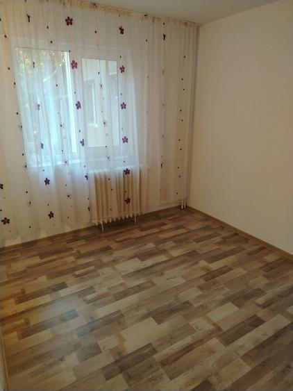 Apartament cu 2 camere semidecomandat în Berceni