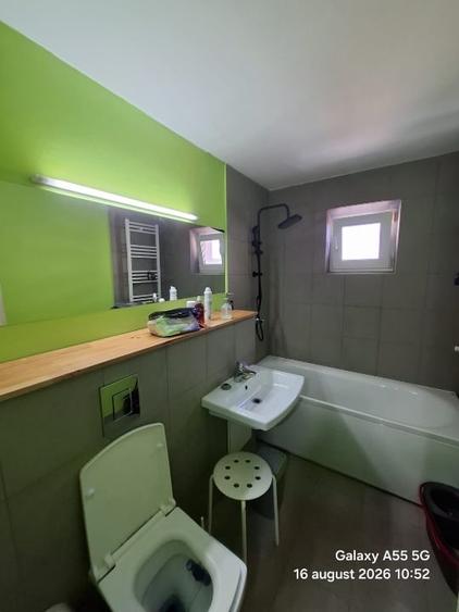 Apartament cu 3 camere, mobilat în Buziașului
