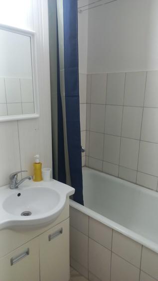 Garsonieră decomandată în Central