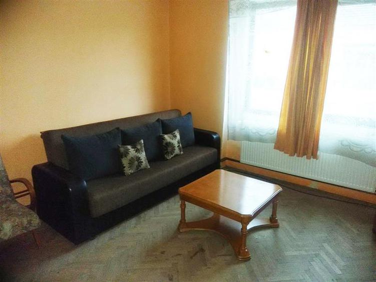 Casă individuală cu 3 camere cu Canalizare în Pojejena