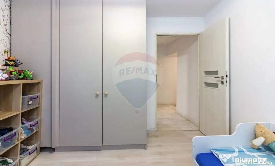 Casă cu 5 camere cu Teren 132 Mp în Domenii