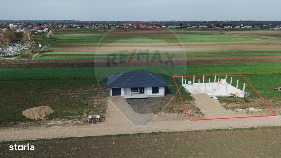 Casă cu 4 camere cu Teren 1000 Mp în Frătăuții Vechi