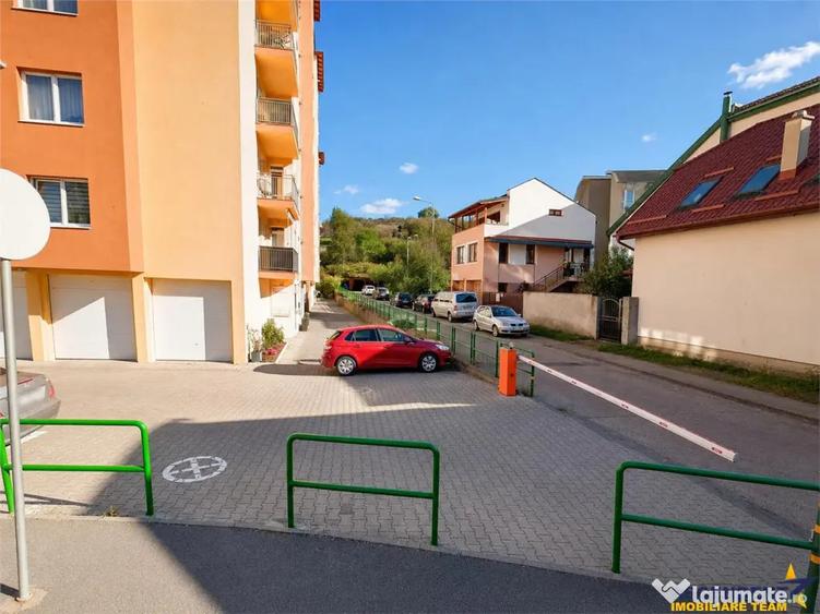 Apartament cu 2 camere decomandat în Dâmbu Pietros