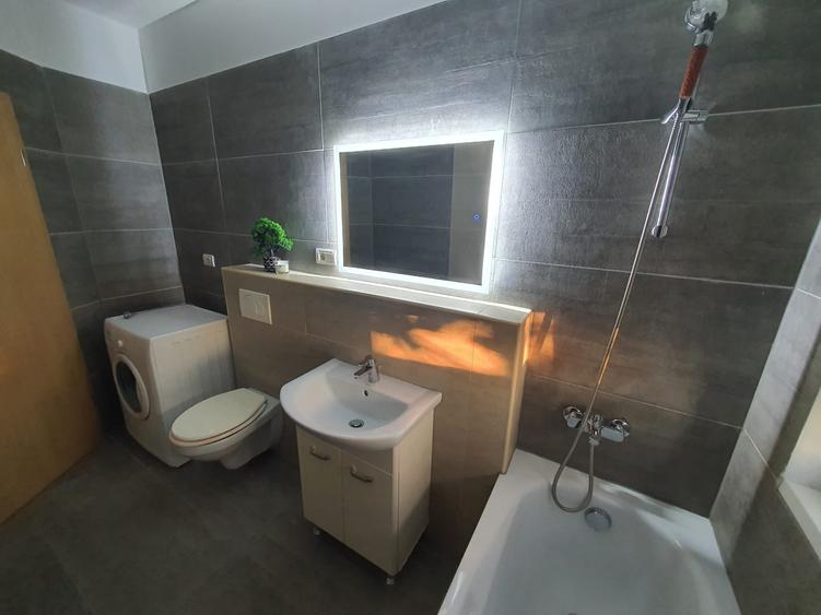 Apartament cu 3 camere, mobilat în Lipovei